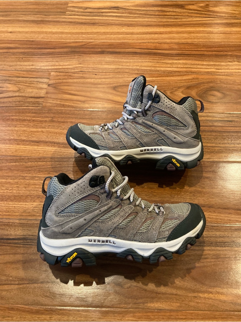 Merrell Men's Gray and Black Hiking Boots - Mid-Height Trail Footwear
